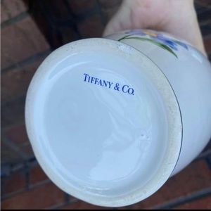 Vintage Tiffany &co sintra floral blue pink yellow flower white vase 9-“